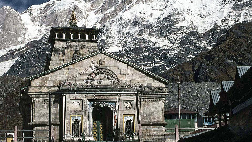 Kedarnath temple and mountain